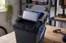 This wheeled BiGDUG toolbox is designed to keep tools organised and portable, offering a practical storage solution for DIY enthusiasts, home mechanics and tradespeople working across multiple locations.