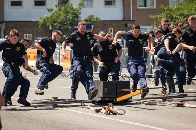 Royal Navy sailors at HMS Collingwood conducting a Field Gun Run in extreme temperatures.