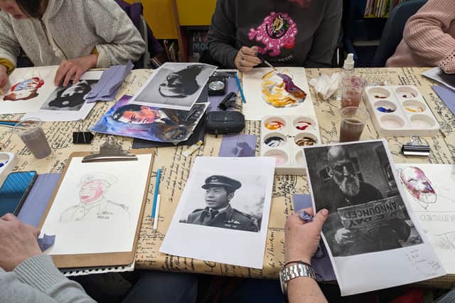 Artist Karl Rudziak is inviting all wannabe artists from across Portsmouth to join him in a portrait-painting campaign as part of Portsmouth100