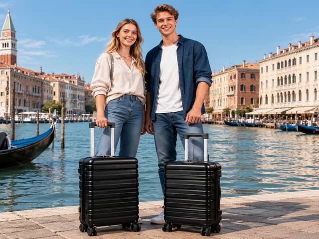 The Lekesky Cabin Suitcase is designed for overhead cabin storage on several major airlines.