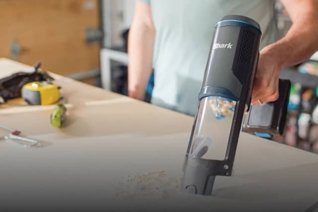 With up to 40 minutes of cordless runtime, the Shark BH102UK offers longer cleaning sessions than many handheld vacuums.