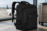 The WENIG 40x30x20cm backpack has a laptop compartment, suitcase-style opening and multiple pockets for work, university and travel