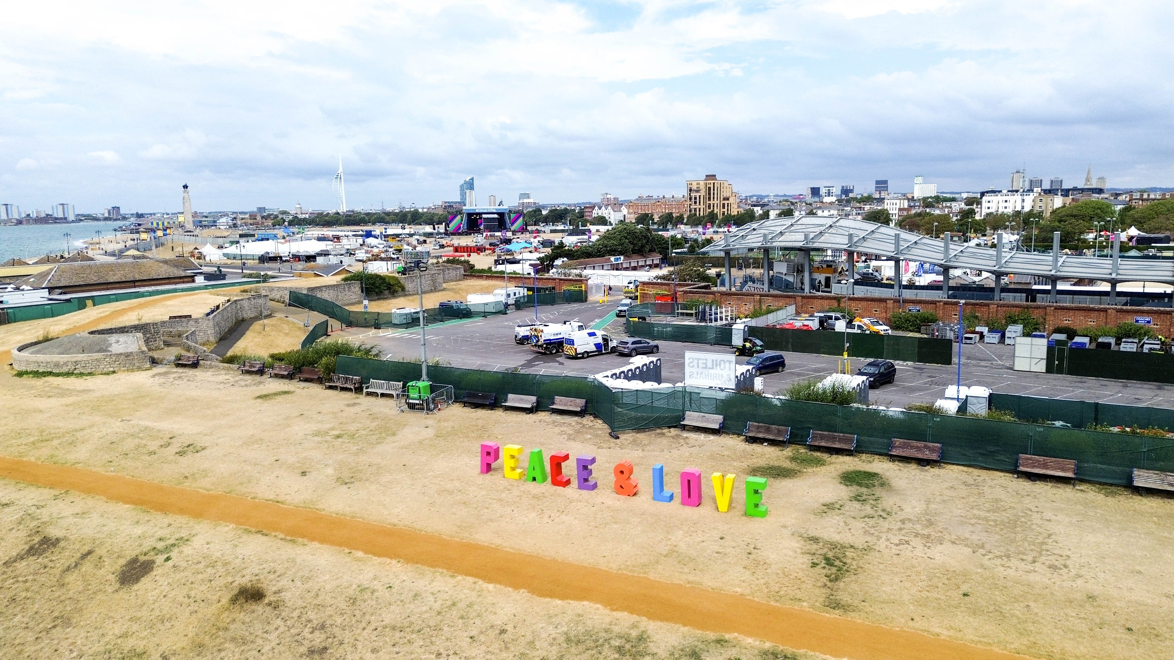 Victorious Festival 2026 LIVE: Crowds head to Southsea as three-day spectacular gets underway