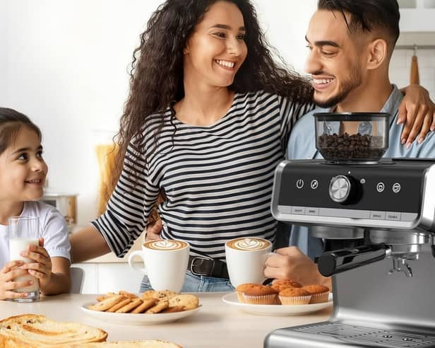 The Aptliton coffee machine combines a built-in bean grinder, espresso brewing and a milk frothing function