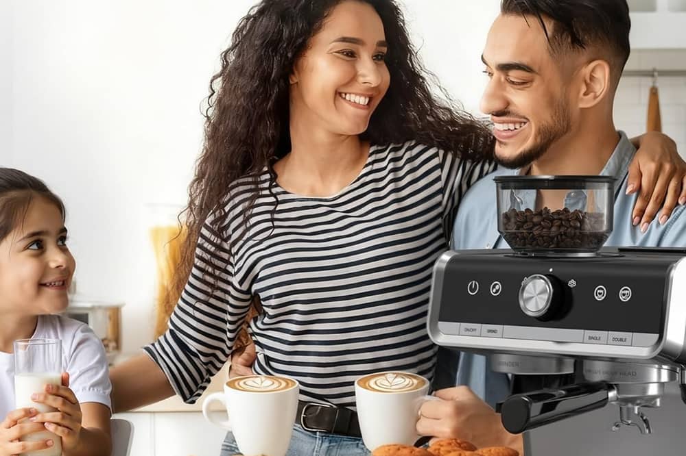 The Aptliton coffee machine combines a built-in bean grinder, espresso brewing and a milk frothing function