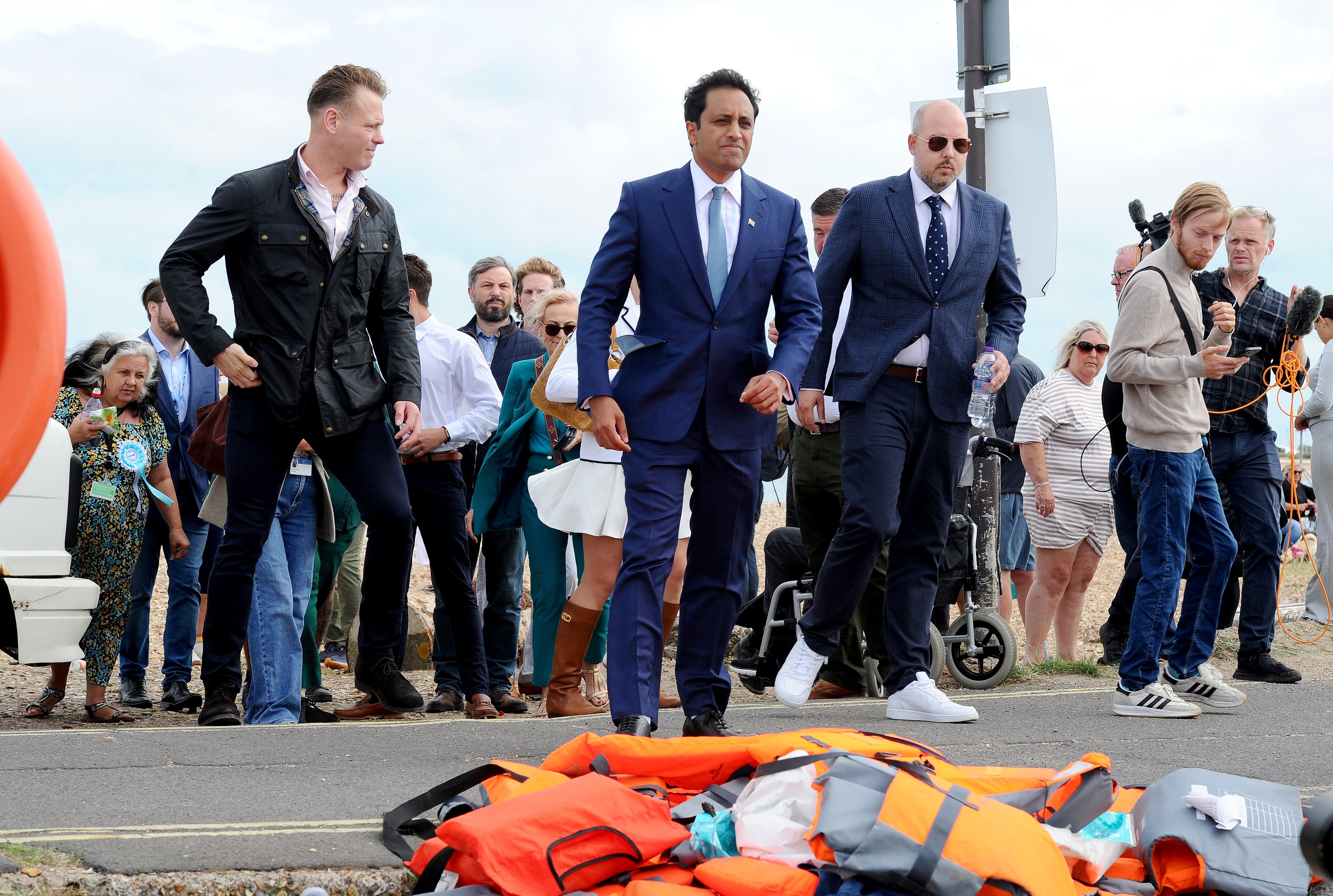 Zia Yusuf calls for Royal Navy blockade after 140 asylum seekers arrive in Portsmouth