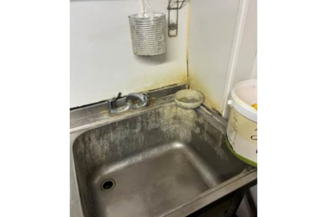 Pictures of the sink at the New Bengal in Stoke Road, Gosport.