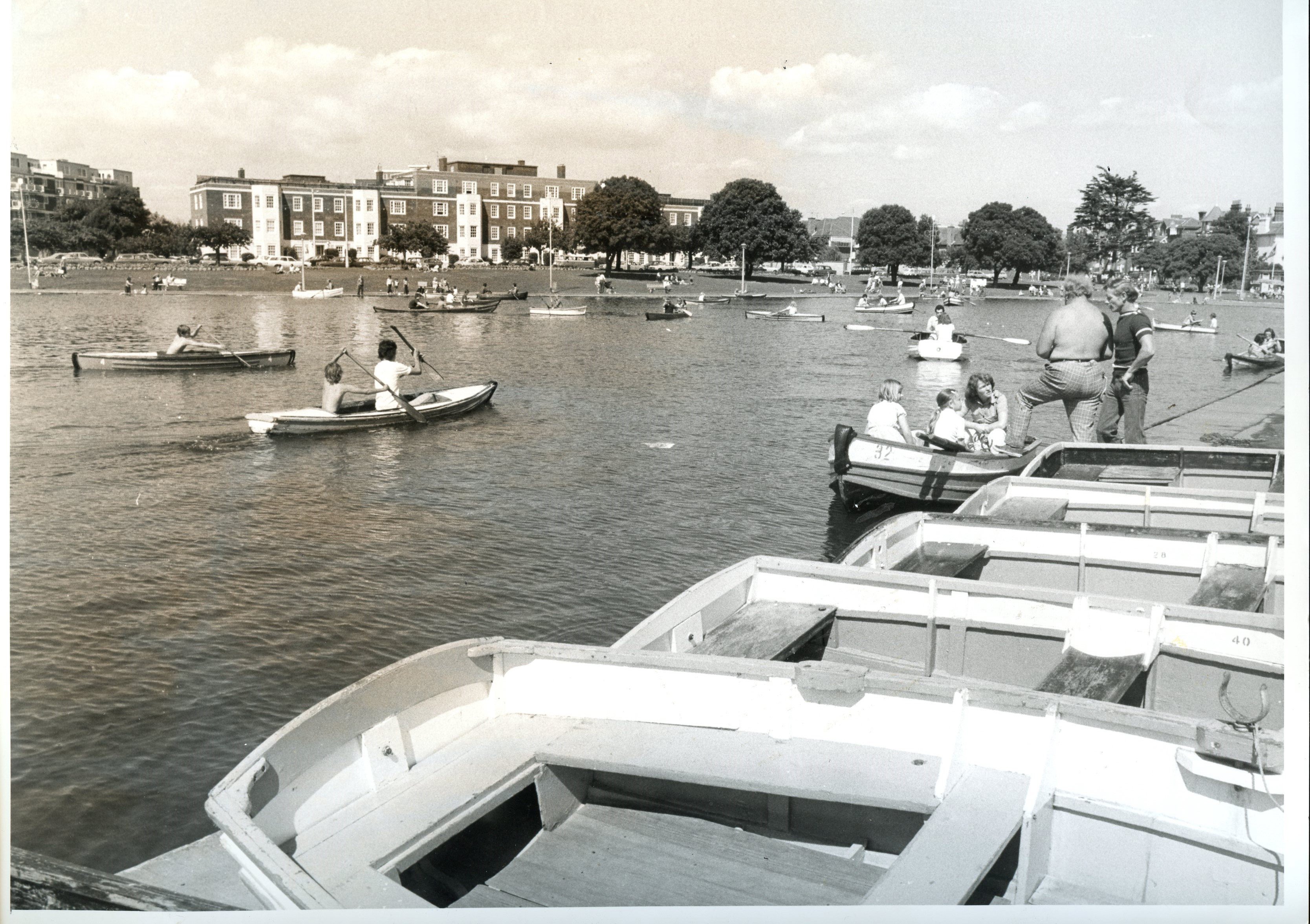 39 wonderfully nostalgic pictures of Portsmouth's Canoe Lake over the years