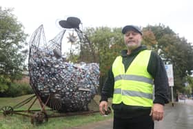 Treadgoldfish Sculpture at Queen Street Portsea, Portsmouth is being emptied of the thousands of plastic bottles for recycling on Wednesday 7th October 2026



Pictured: Artist Pete Codling with the Treadgoldfish



Picture: Habibur Rahman

