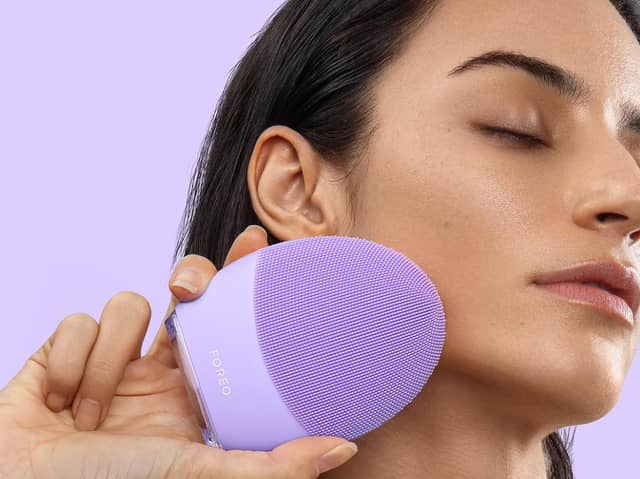 FOREO LUNA 4 facial cleansing brush is a Prime Day beauty deal worth knowing