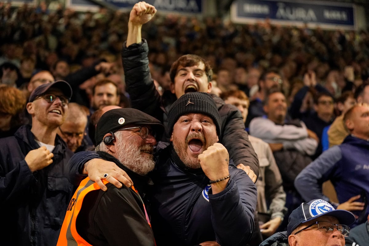43 cracking photos of Portsmouth faithful celebrating Sheffield United triumph at Fratton Park