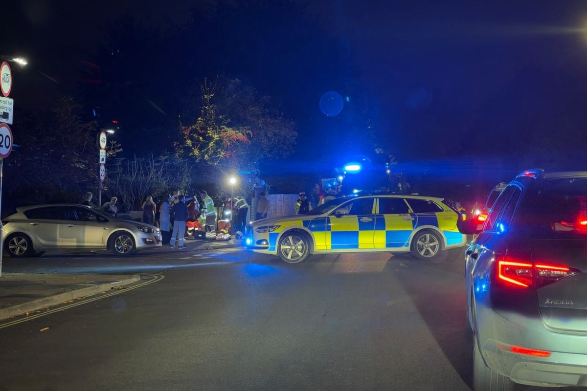 Emergency services responding to incident on the outskirts of Portsmouth as road blocked by police cars