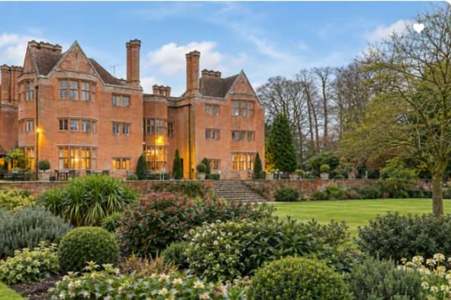 New Place Hotel in Shirrell Heath, Hampshire