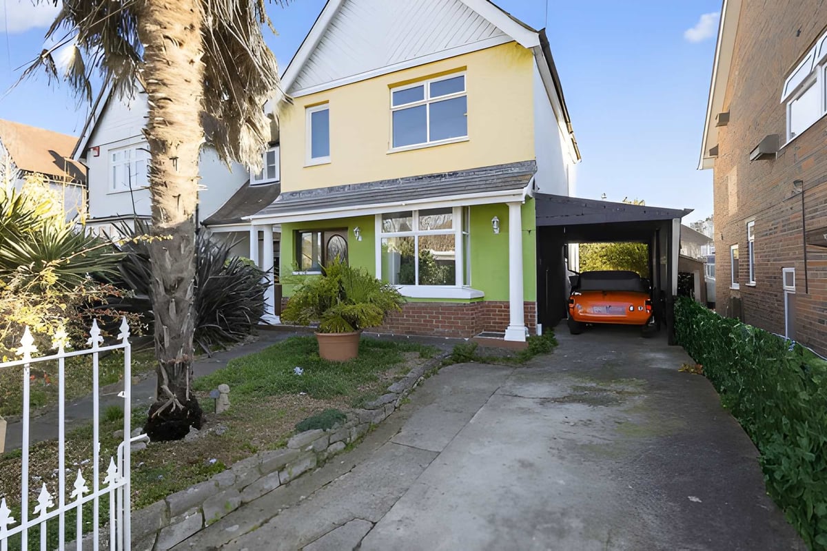 Four-bedroom detached house in Havant for £550,000 has a private garden and garden room