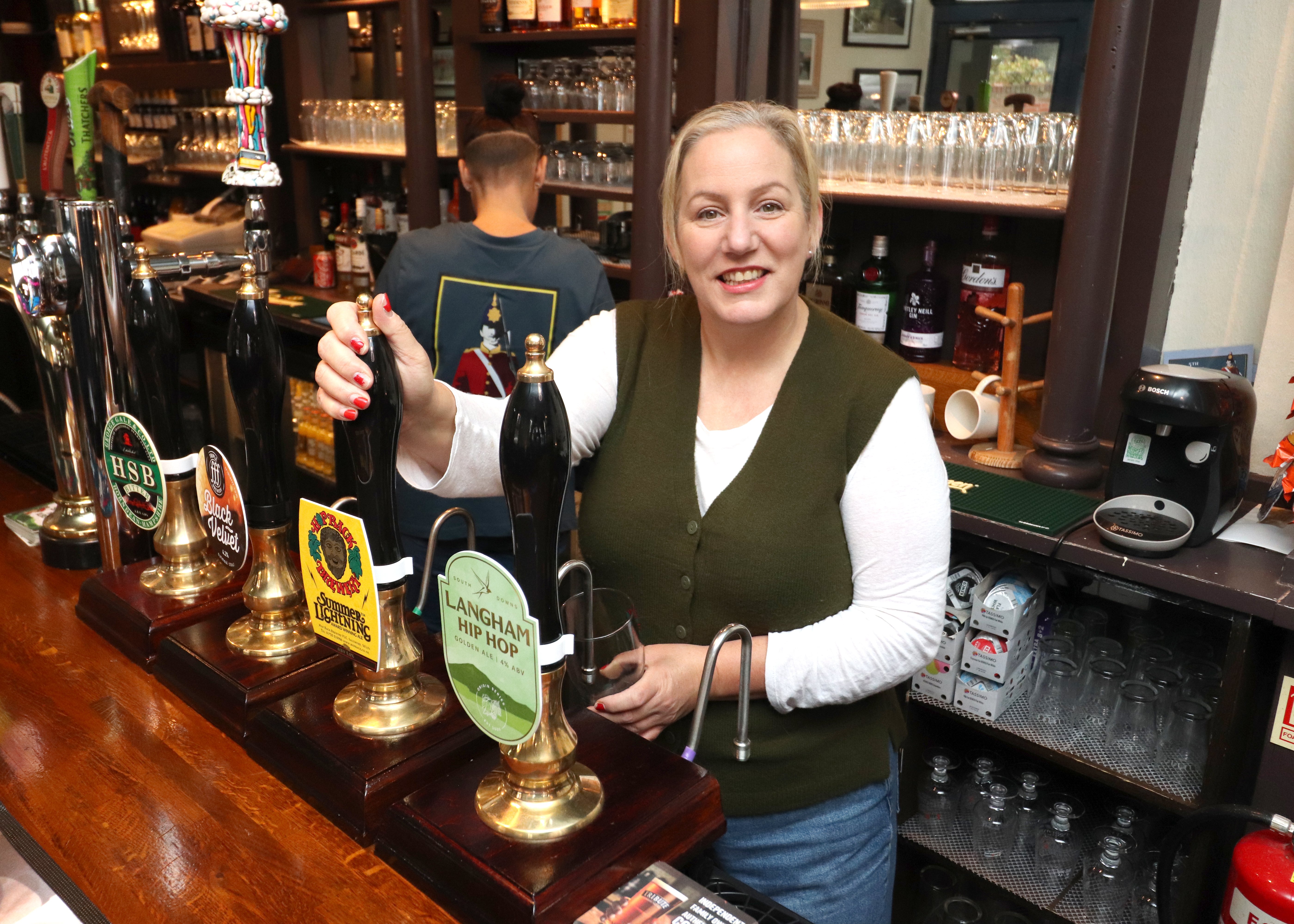 'It’s exactly what the street needs' - delight as historic pub reopens in Portsmouth 