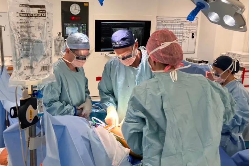 NHS specialist says patients are never ‘too young’ for knee replacement surgery
