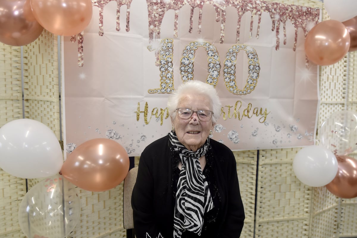 Cowplain resident celebrates 100th birthday with family and friends
