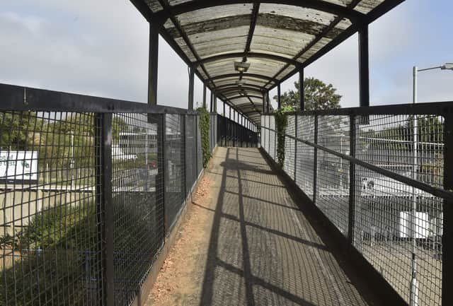 The old footbridge before it was dismantled 