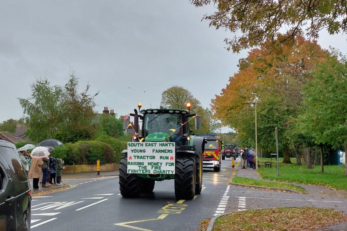 More than 100 tractors join Hampshire charity run for firefighters