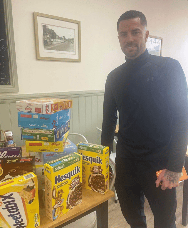 World champion boxer Mark Chamberlain has donated to the Breakfast Club