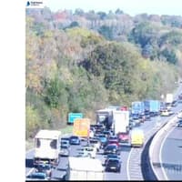 Two M3 crashes involving 7 vehicles cause 5 miles of queues onto M27