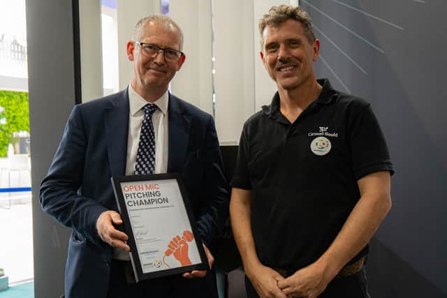 Venturefest South Innovator Pitch winner Stephen Kyle-Henney, TISICS, with VFS Chair, Ed Gould, at Farnborough International Airshow.  
