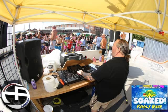 Make some noise for DJ HIXXY