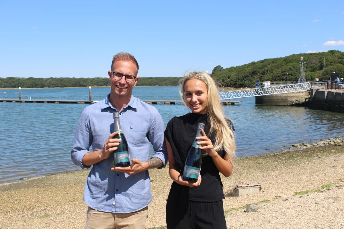 Neue Partnerschaft bringt lokalen Sekt in die Chichester Marina
