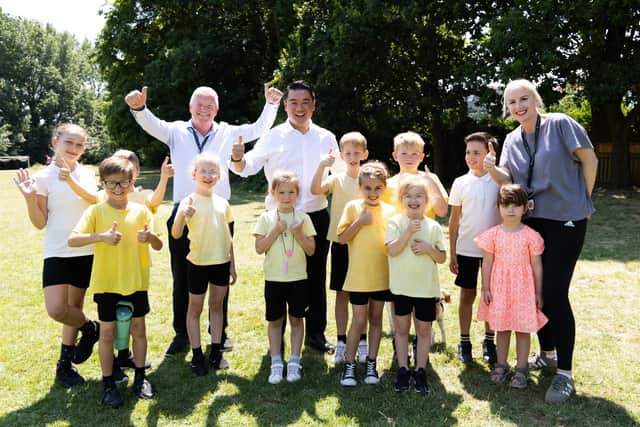 Alan Mak MP (centre) at Barncroft Primary School