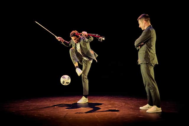°Up: Violin vs Football