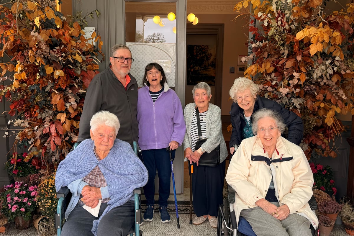The Fernes visit Orange Grove Hotel and Gardens