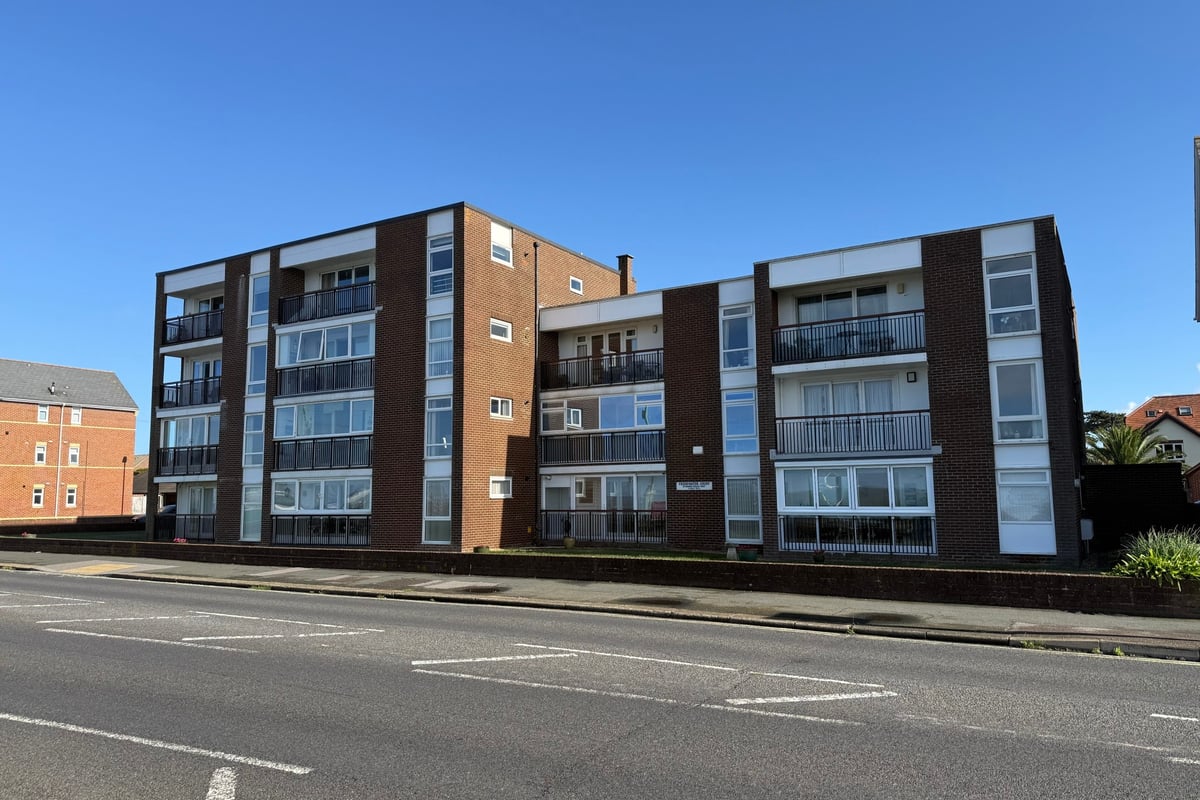 Seafront flat in Hampshire to be auctioned with guide price of £120,000 to £140,000