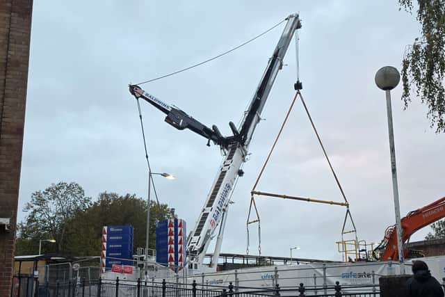 Crane Takes the Strain at Havant Station