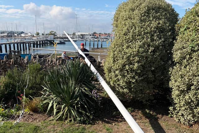 Hampshire Flag Company installed a bespoke 12-metre flagpole at Warsash Sailing Club, built to withstand the demands of the maritime environment.