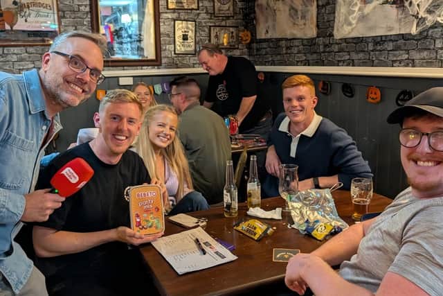 Gary Parker with losing quiz team, Middle of the Paxt