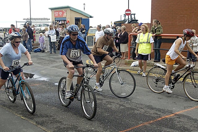 Competitors in the St Annes Triathlon 2006