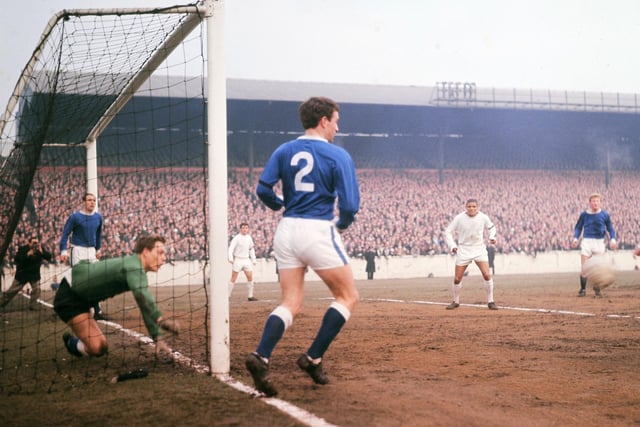 Leeds United in action against Everton in 1965. (Varley Picture Agency)
