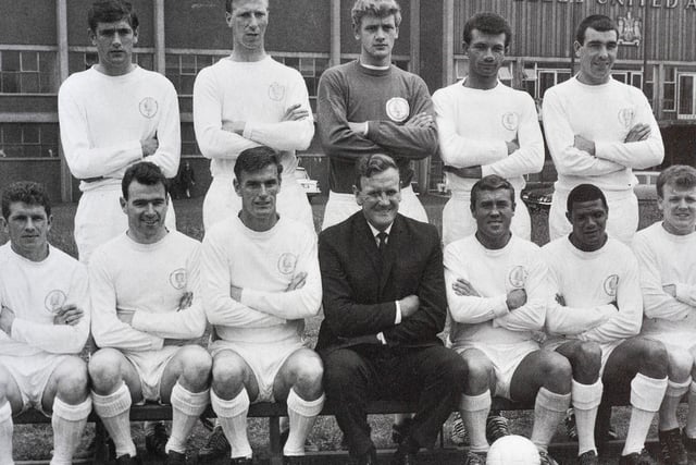 Leeds United 1964-65 FA Cup final squad. (Varley Picture Agency)