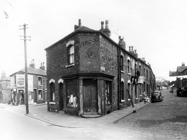 May 1960 and Accommodation Road is on the left, on the left edge is the corner of Melrose Street, next is Leith Street. The newsagents shop on the corner was 92 Accommodation Road.