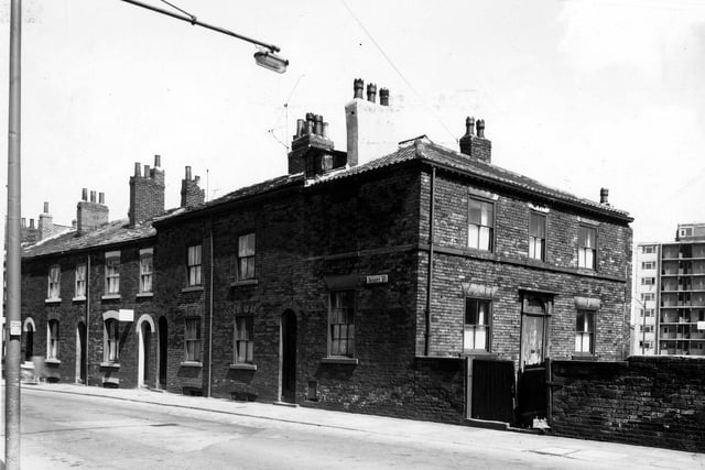 Beckett Street in May 1960. In the background on the right is a new block of flats, this would be on the site of the Springfield Streets.