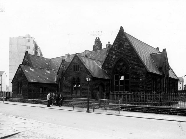 May 1960. St Stephens School, this is the side which was on Accommodation Road. The other side faced onto Nippet Lane, this was the junction where the two roads joined.