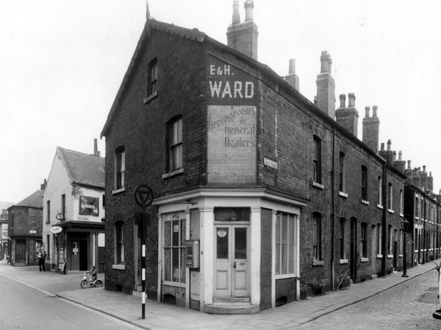 June 1960. Accommodation Road is on the left, Nippet Terrace has an off-licence shop on the corner.