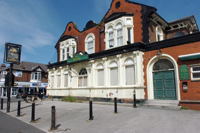 The Queens in Talbot Road, 2008. It is still a popular community pub run by Amber Taverns