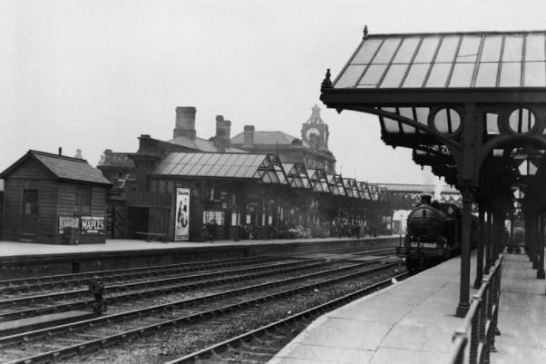 An LNER train arriving at Wakefield railway station.