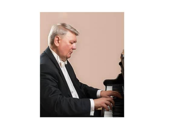 Victor Ryabchikov (piano)
