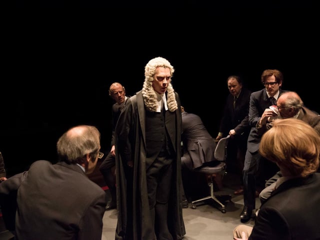 This House: Giles Taylor as Speaker - photo by Johan Persson