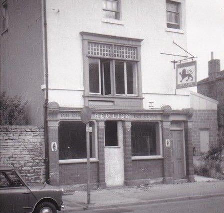 The Red Lion in Westgate, Sleaford. The site is now occupied by a terrace of new houses. EMN-220120-121142001