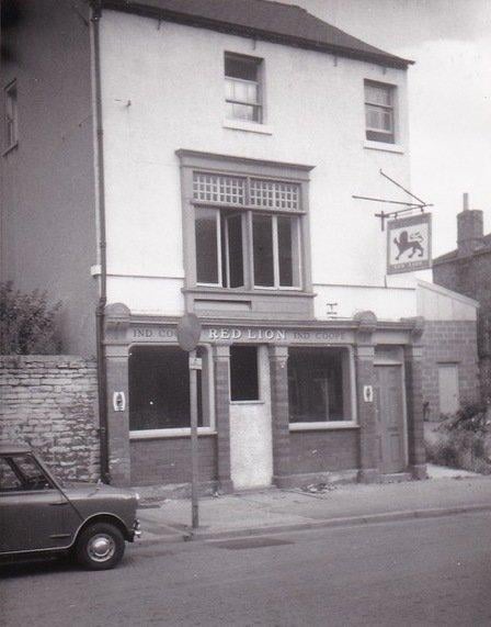 The Red Lion in Westgate, Sleaford. The site is now occupied by a terrace of new houses. EMN-220120-121142001