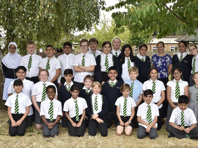 Abbotsmede primary school Year 6 classes (2) Y618 EMN-180717-161216009