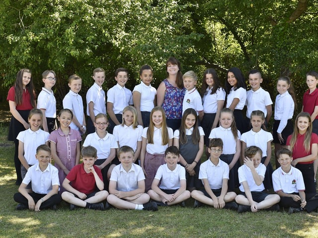 Northborough Primary school year 6 leavers Y618 EMN-180625-173333009